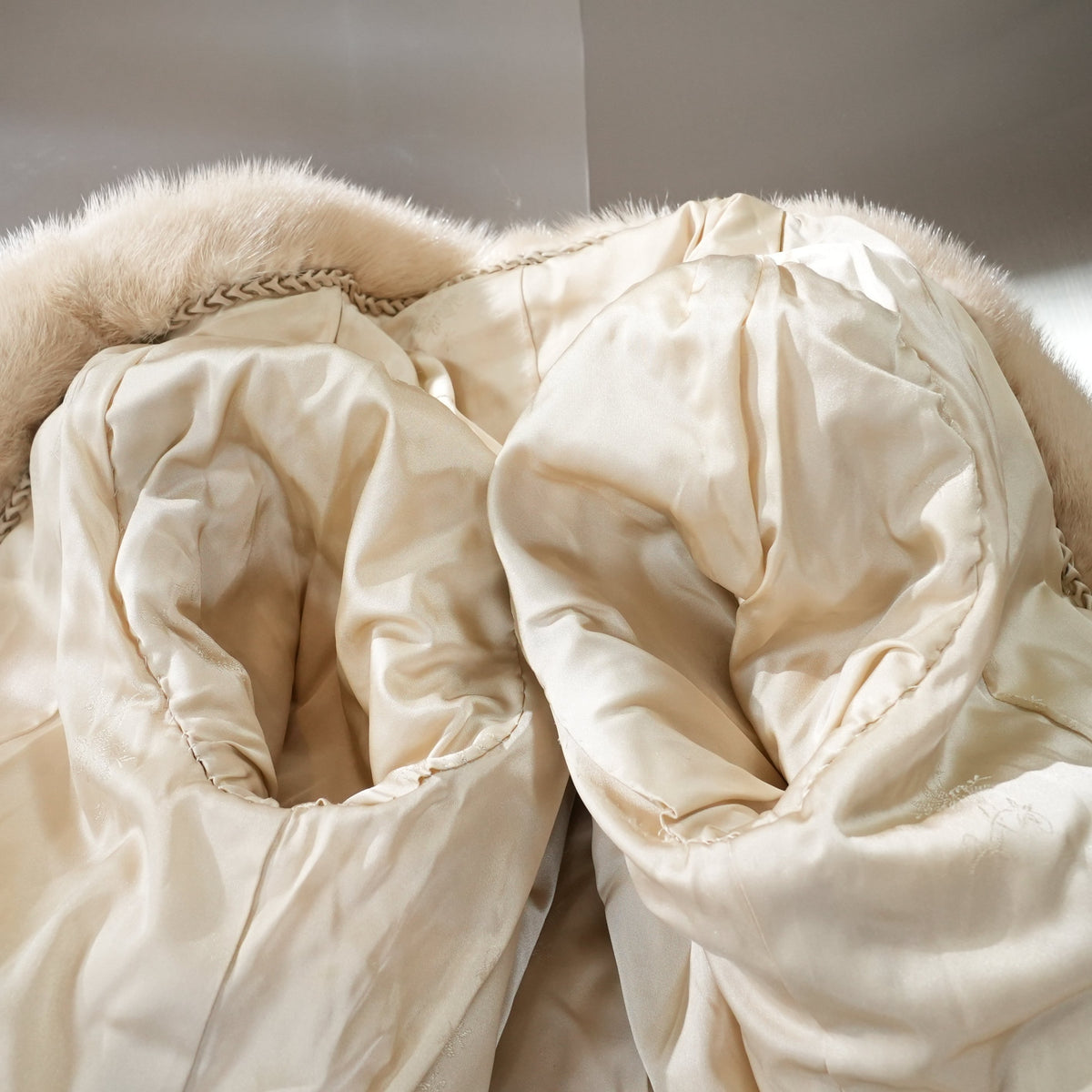 Pearl Mink Fur Coat - Genuine Vintage Fur From Japan