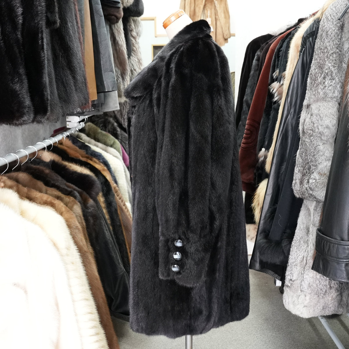 SAGA ROYAL MINK Soft and Grossy - Genuine Vintage Fur From Japan