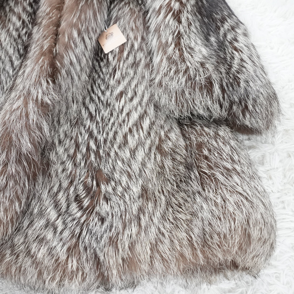 Silver Fox Coat SAGA FOX - Genuine Vintage Fur From Japan
