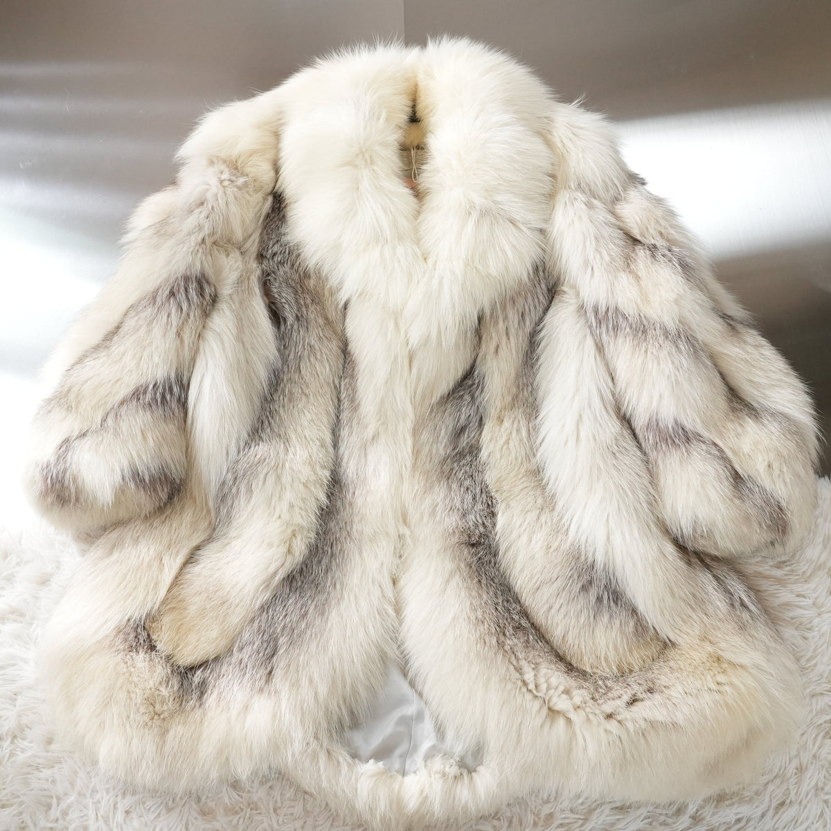 Scallop Shadow Fox and Frost Fox Fur elegant Coat Soft and Fluffy - Genuine Vintage Fur From Japan