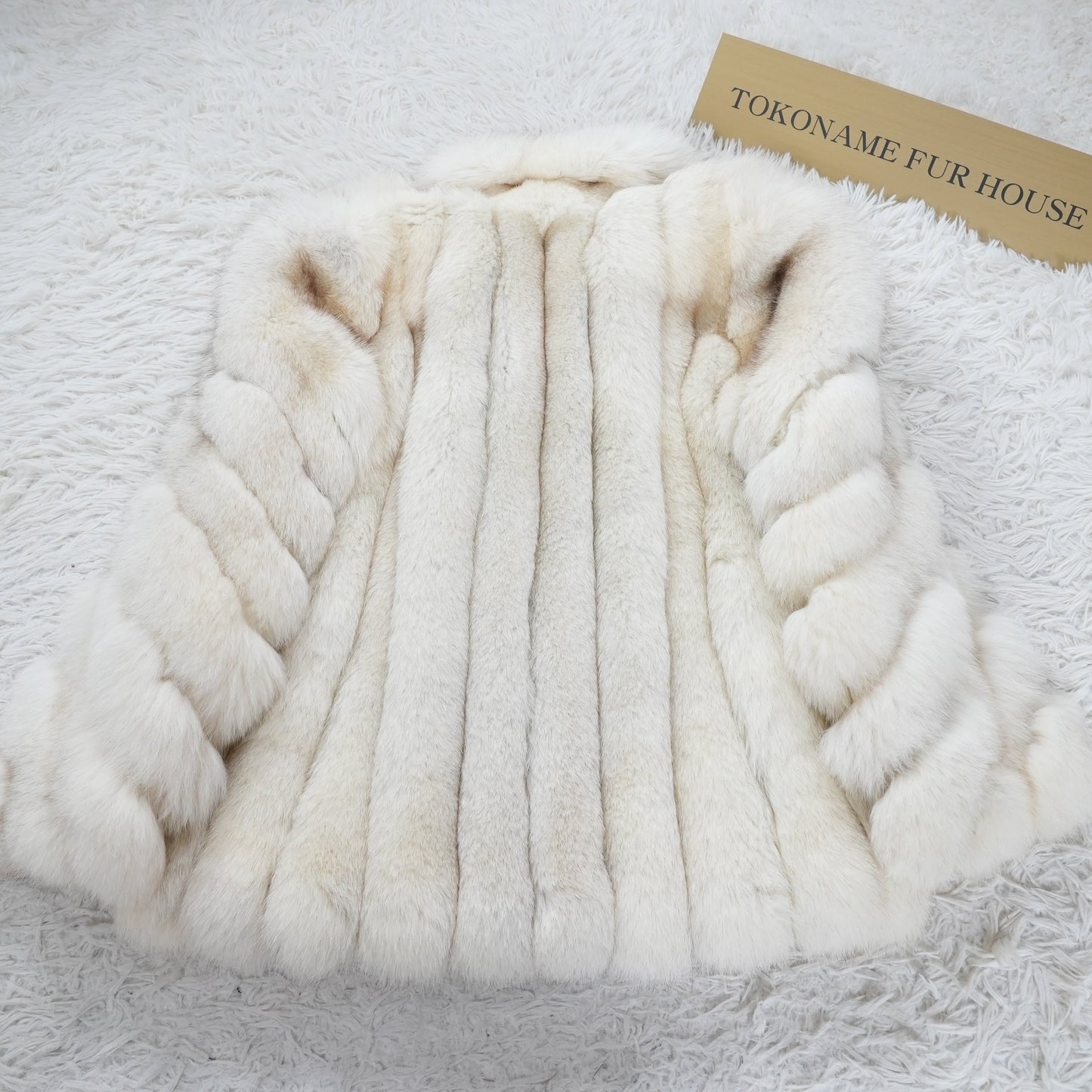 Nordic Fox Fur Coat SAGA FOX - Genuine Vintage Fur From Japan