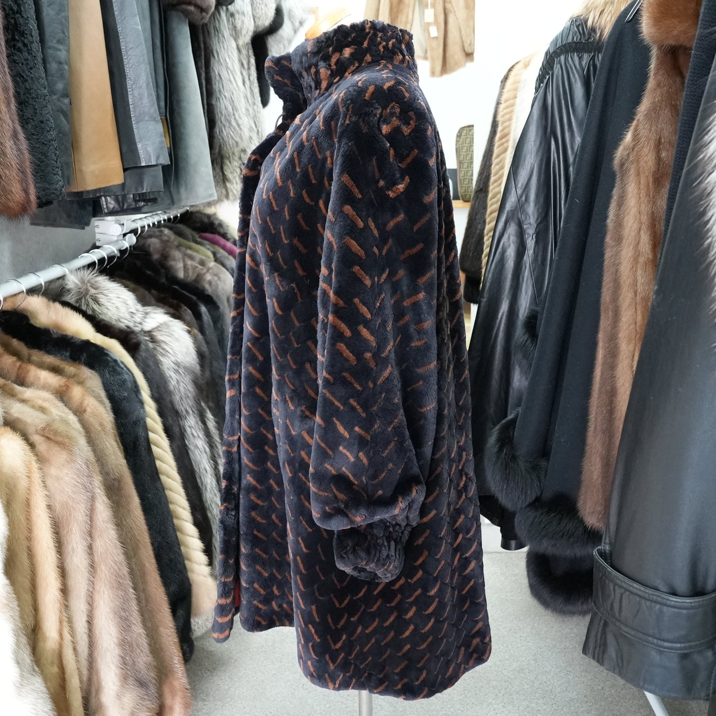 Nutria Design Fur Coat Zuki - Genuine Vintage Fur From Japan