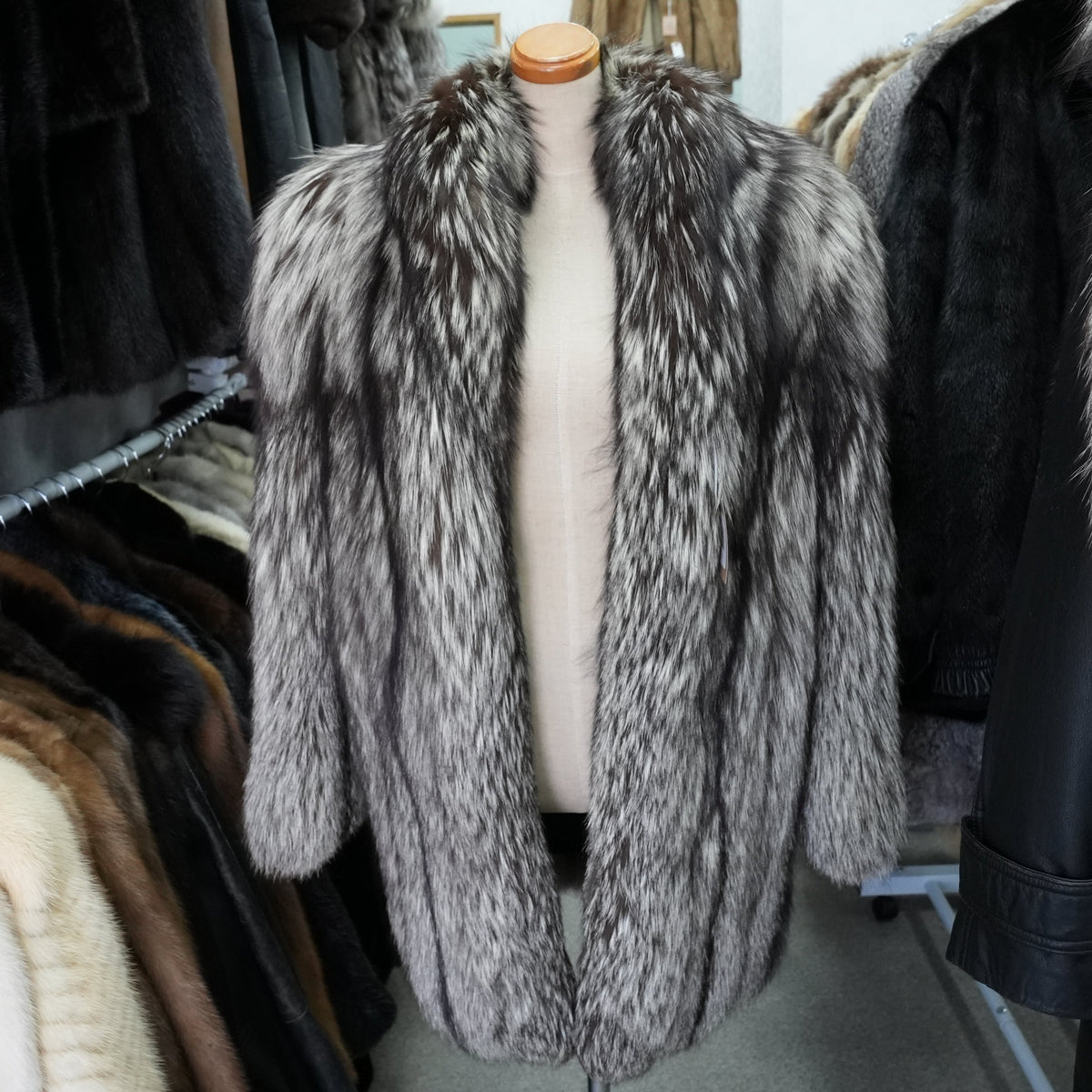 Silver Fox Fur Coat Very Soft and Fluffy - Genuine Vintage Fur From Japan