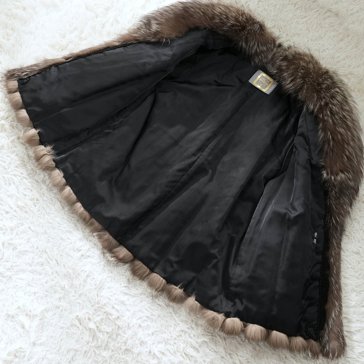 Silver Fox Fur Coat SAGA FOX - Genuine Vintage Fur From Japan