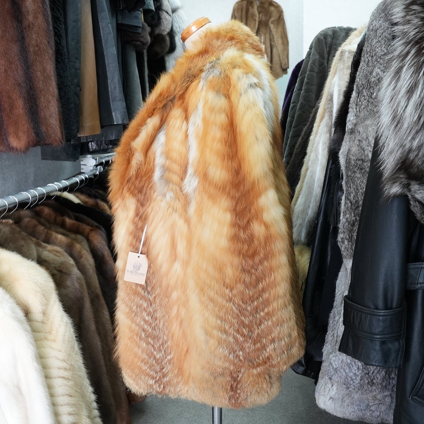 Red Fox Fur Coat EMBA - Genuine Vintage Fur From Japan