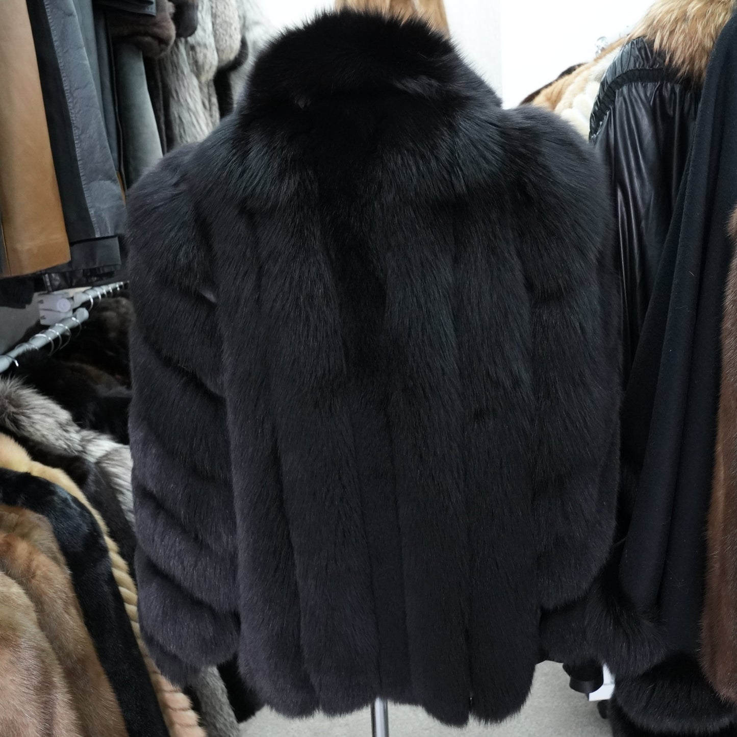 SAGA ROYAL FOX Black Dyed Belle Vison - Genuine Vintage Fur From Japan
