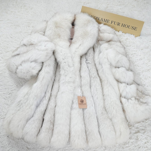 SAGA ROYAL FOX Fur Coat - Genuine Vintage Fur From Japan