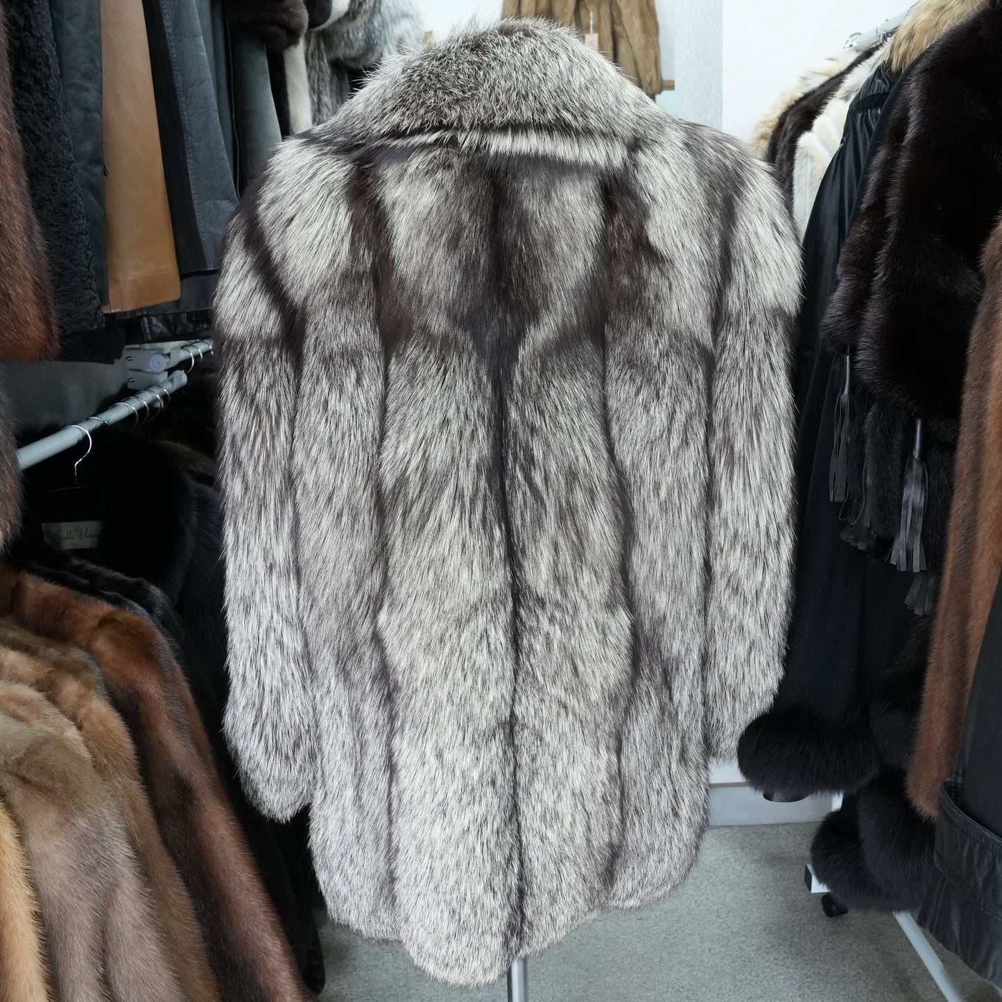 SAGA ROYAL FOX Silver Fox Coat - Genuine Vintage Fur From Japan