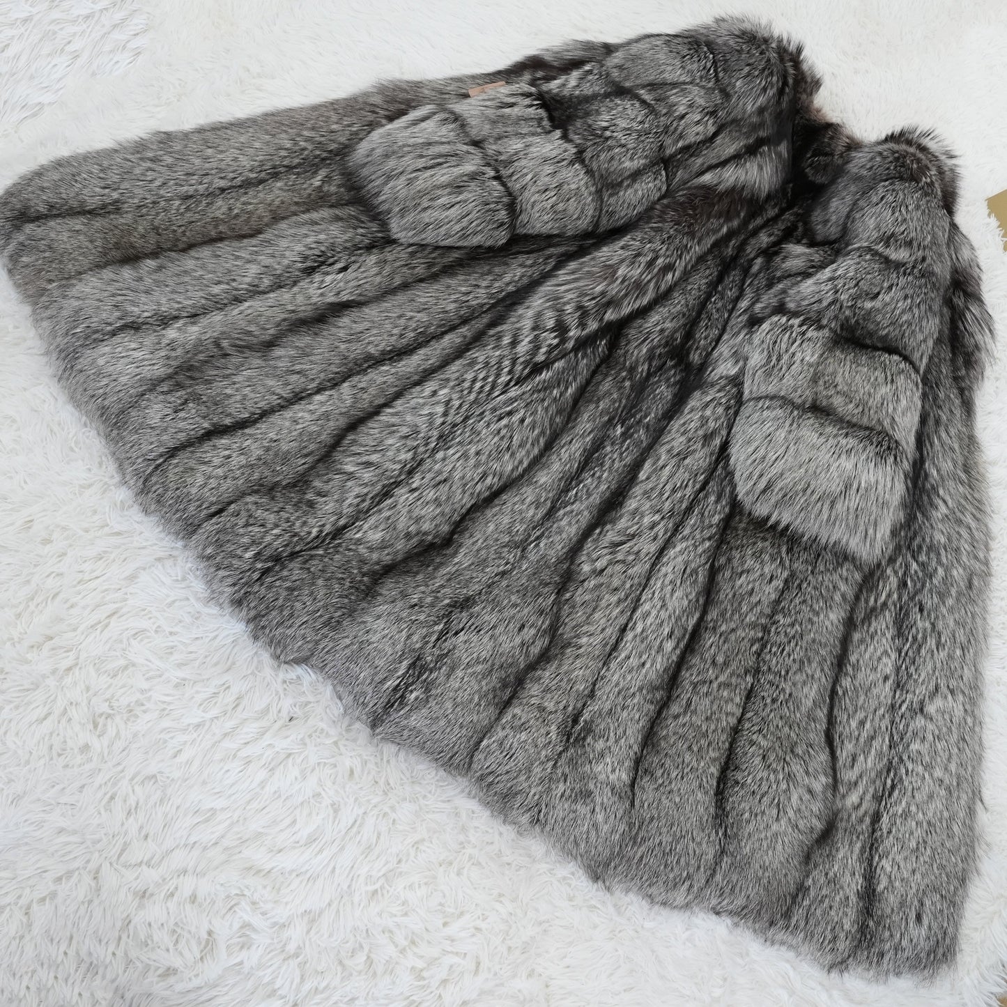 Silver Fox Long Coat Soft and Fuffy -SAGA FOX Vintage Fur Japan