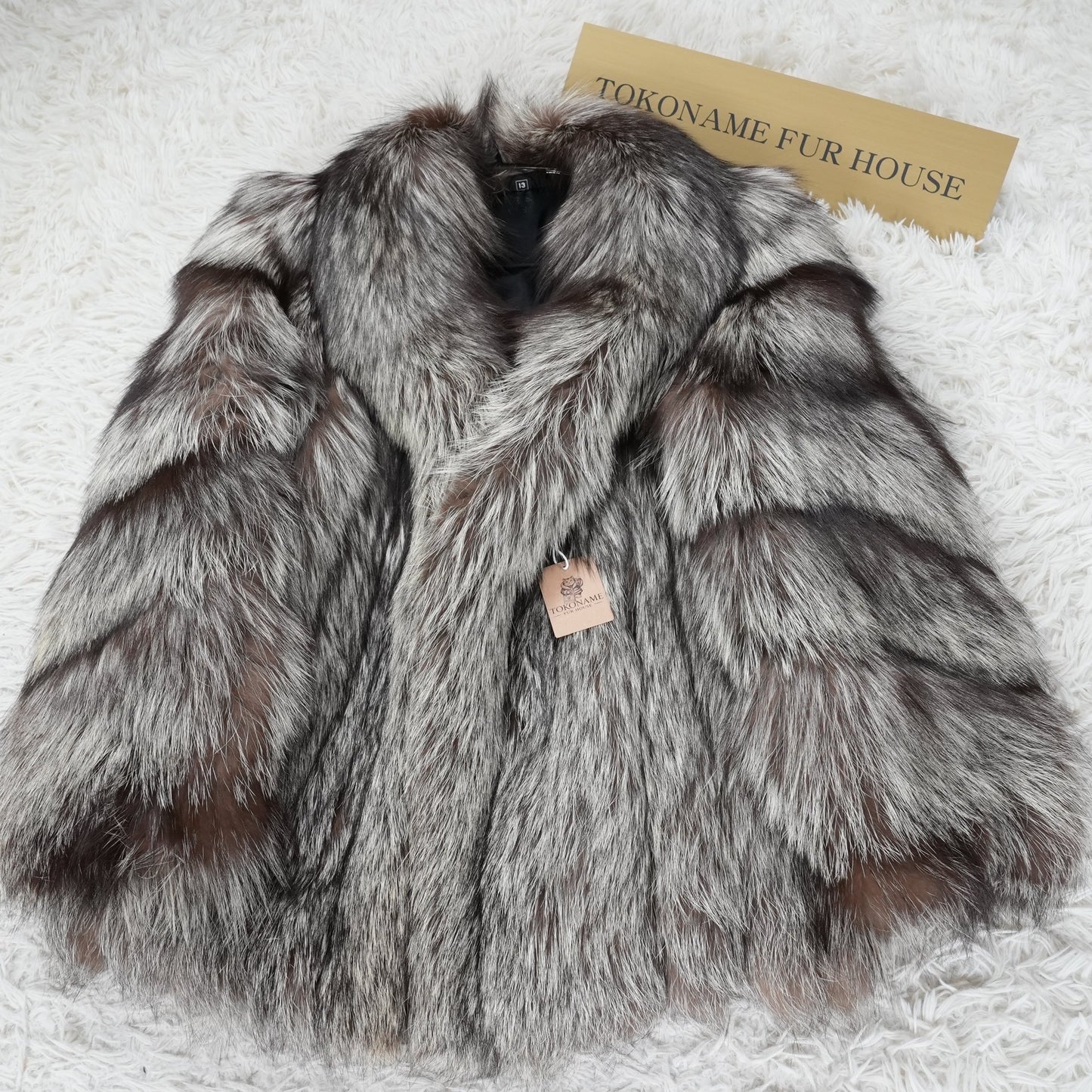 Silver Fox Coat SAGA FOX - Genuine Vintage Fur From Japan