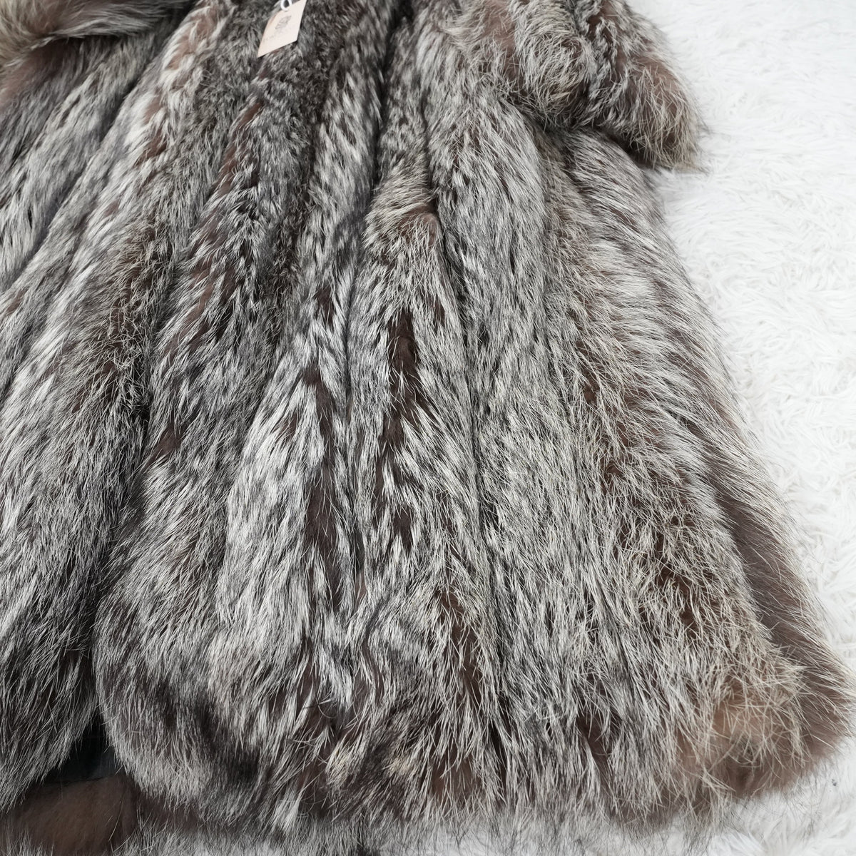 Silver Fox Long Coat SAGA FOX - Genuine Vintage Fur From Japan