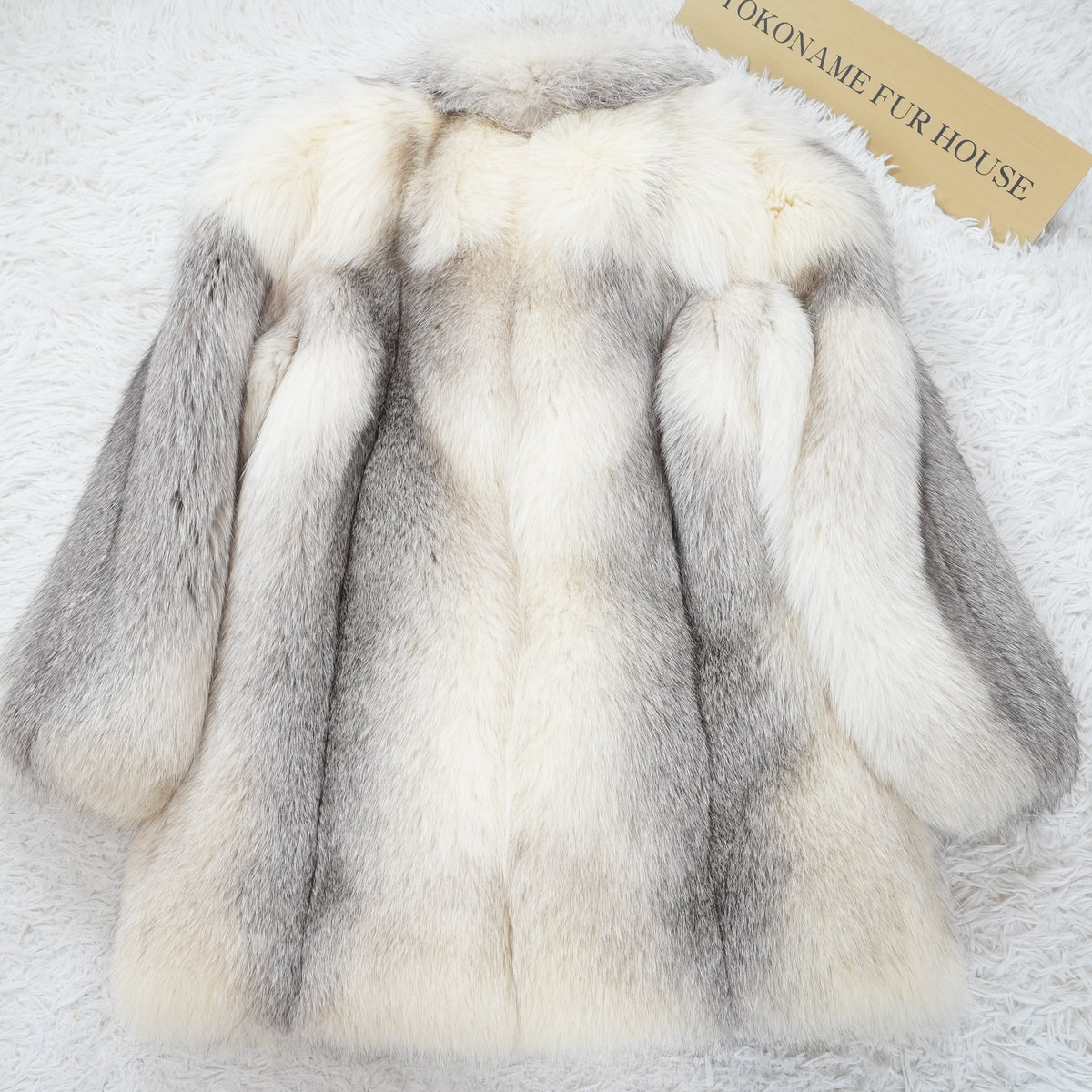 Platinum SAGA ROYAL Fox Fur Coat Soft and Fluffy - Genuine Vintage Fur From Japan