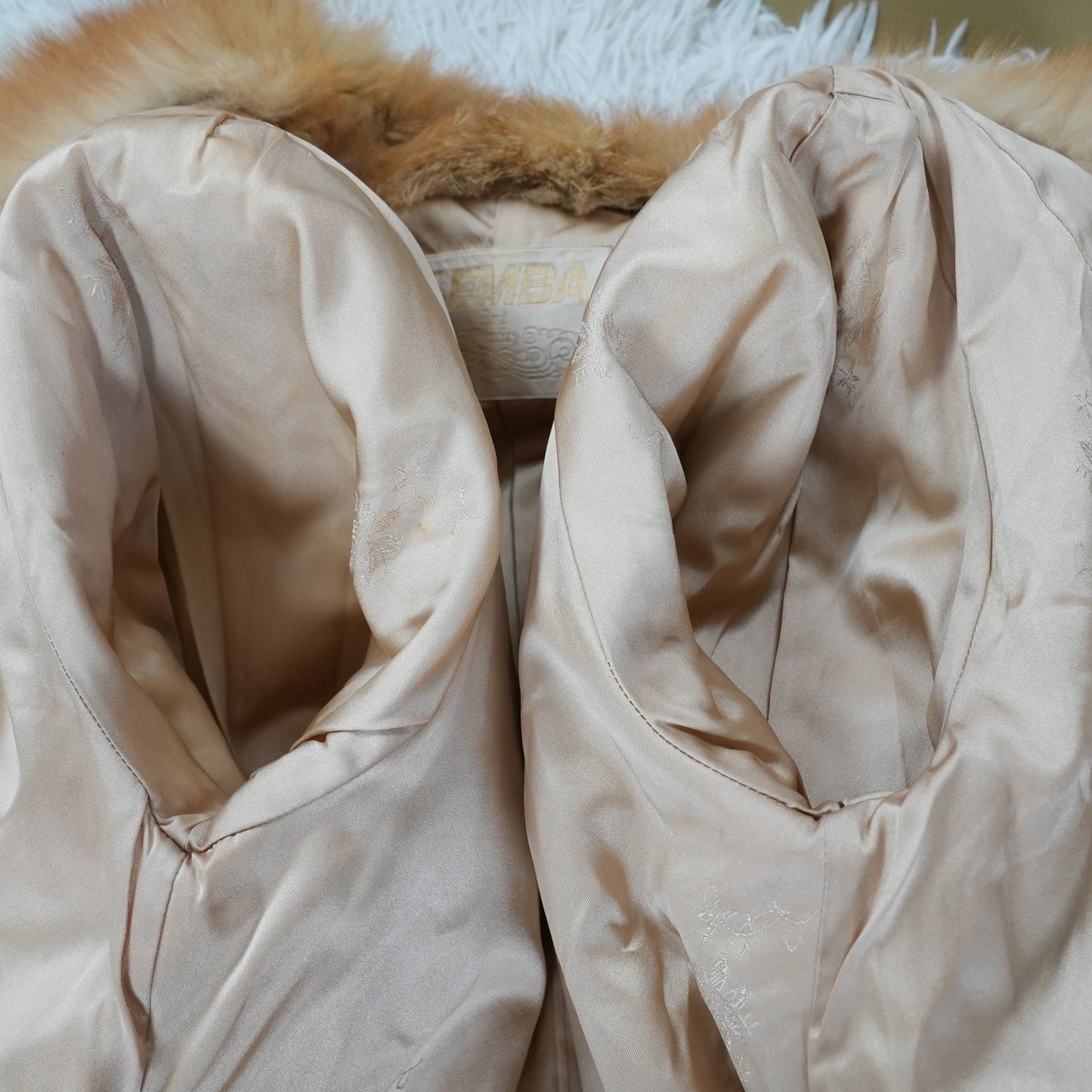 Red Fox Fur Coat EMBA - Genuine Vintage Fur From Japan