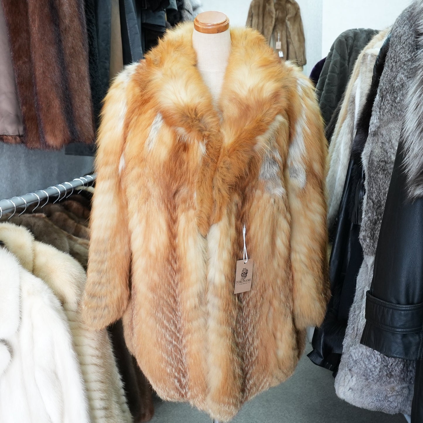 Red Fox Fur Coat EMBA - Genuine Vintage Fur From Japan