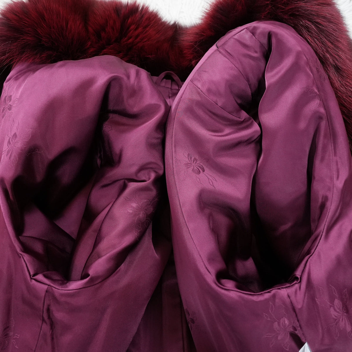 Wine Red Dyed Fox Fur Coat SAGA FOX Soft and Fluffy - Genuine Vintage Fur From Japan