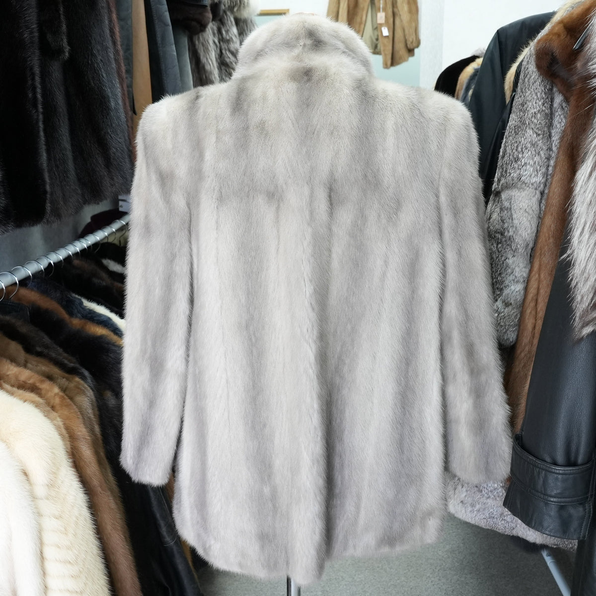 Sapphire Mink Fur Coat SAGA MINK - Genuine Vintage Fur From Japan