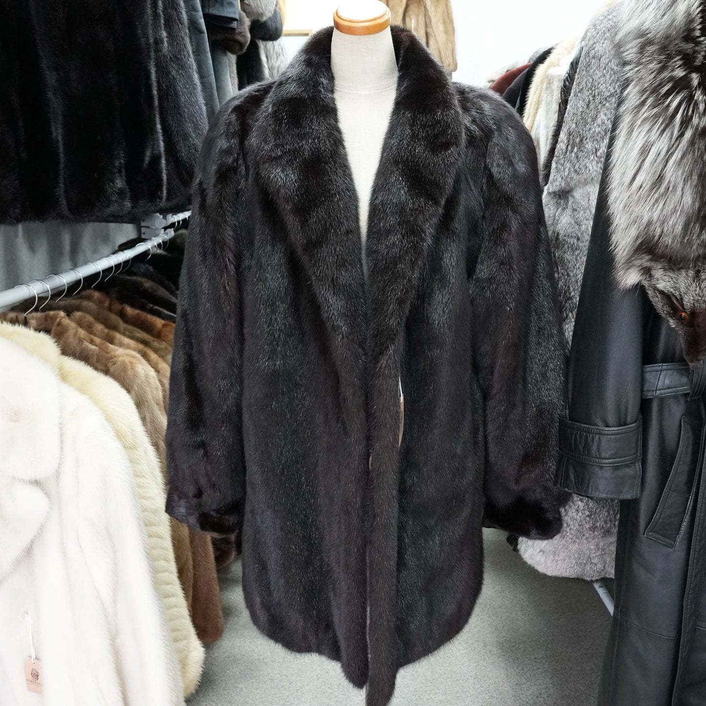 SAGA MINK Dark mink Half Coat - Genuine Vintage Fur From Japan
