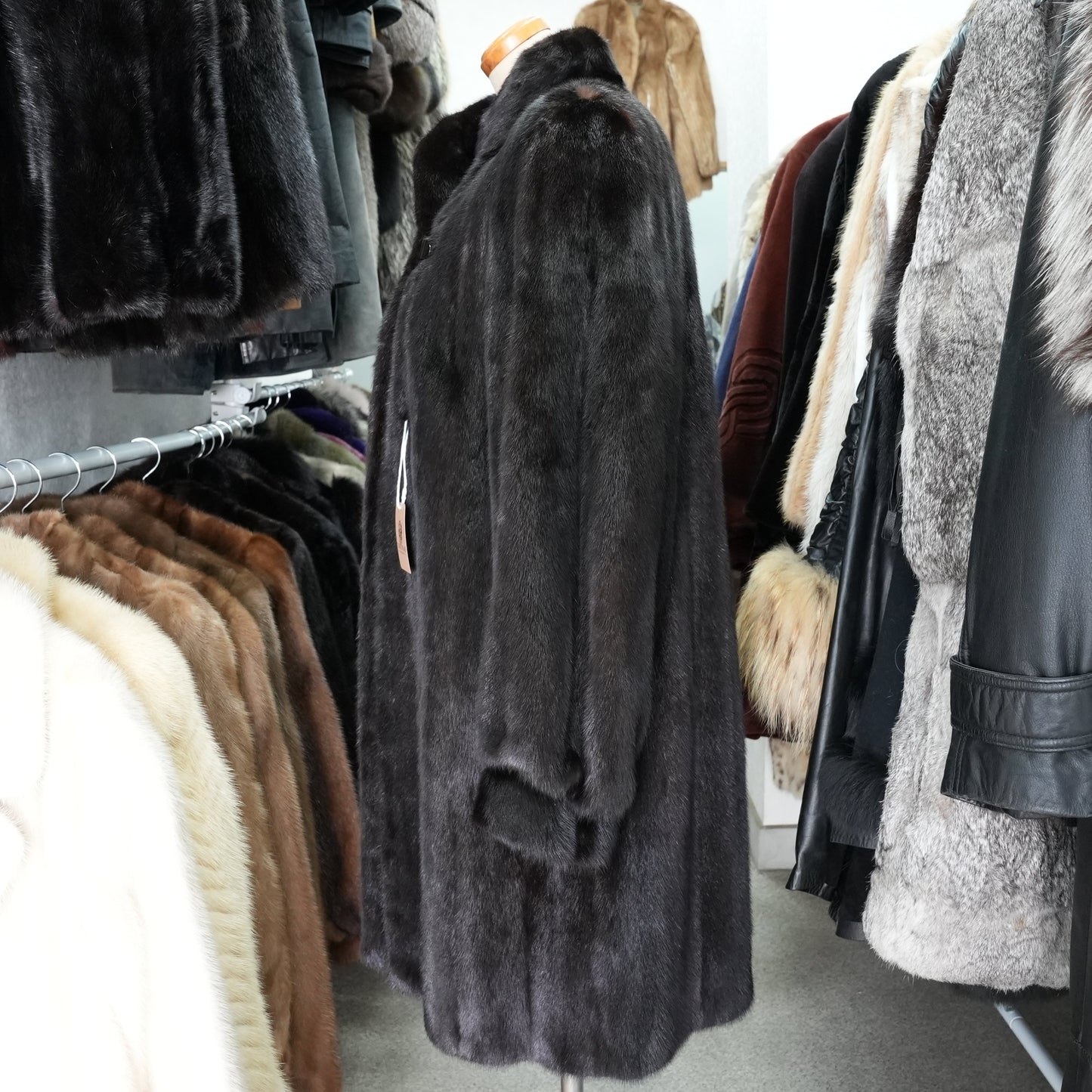 ROYAL SAGA MINK Fur Coat - Genuine Vintage Fur From Japan
