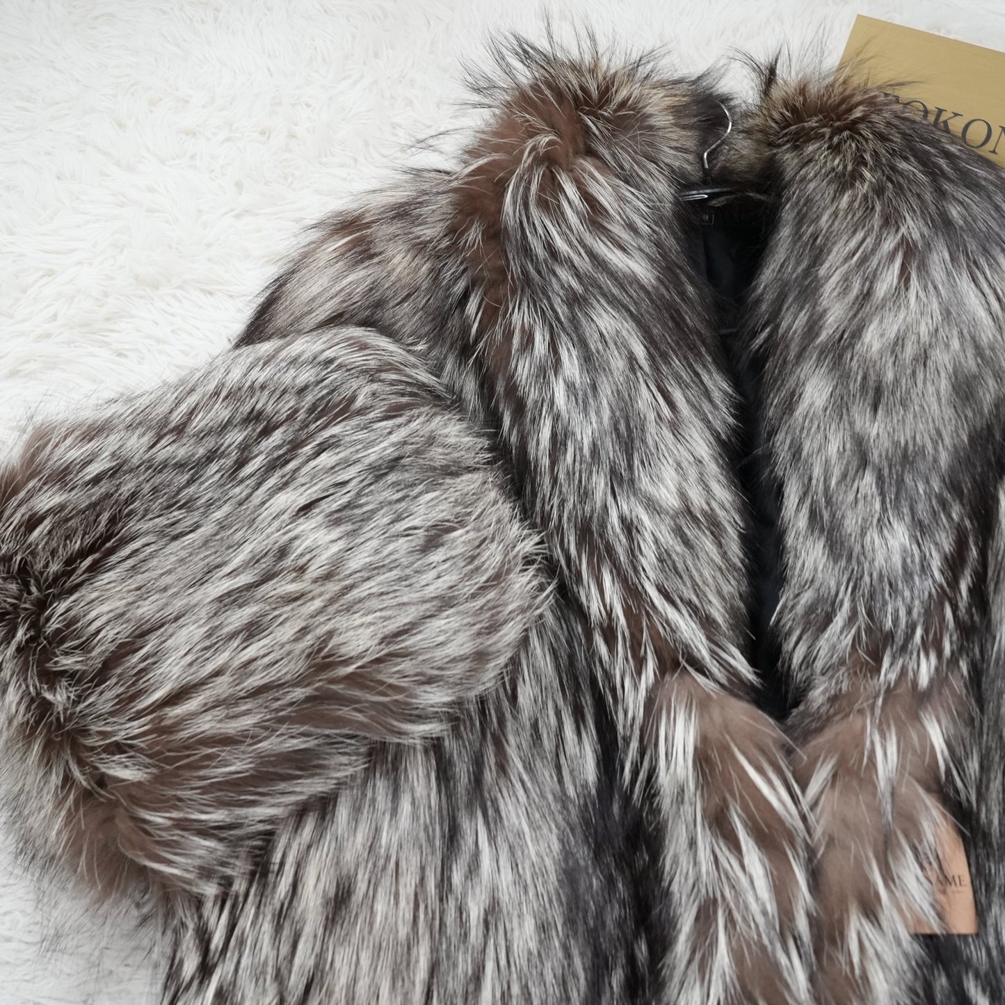 Silver Fox Fur Coat Soft & Fluffy SAGA FOX - Genuine Vintage Fur From Japan