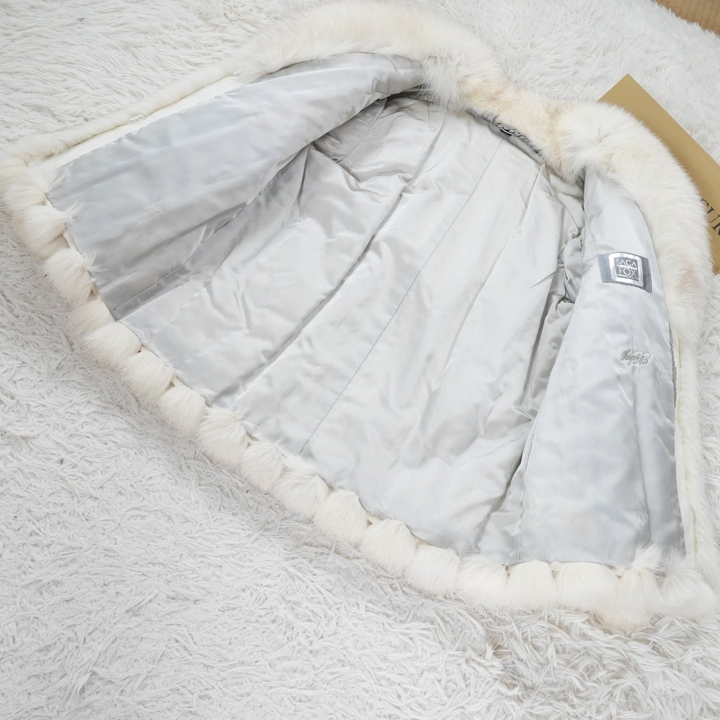 Nordic Fox Fur Coat SAGA FOX - Genuine Vintage Fur From Japan