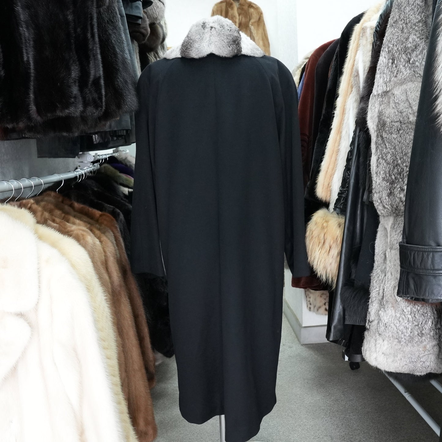 Chinchilla Trim cashmere Coat - Genuine Vintage Fur From Japan