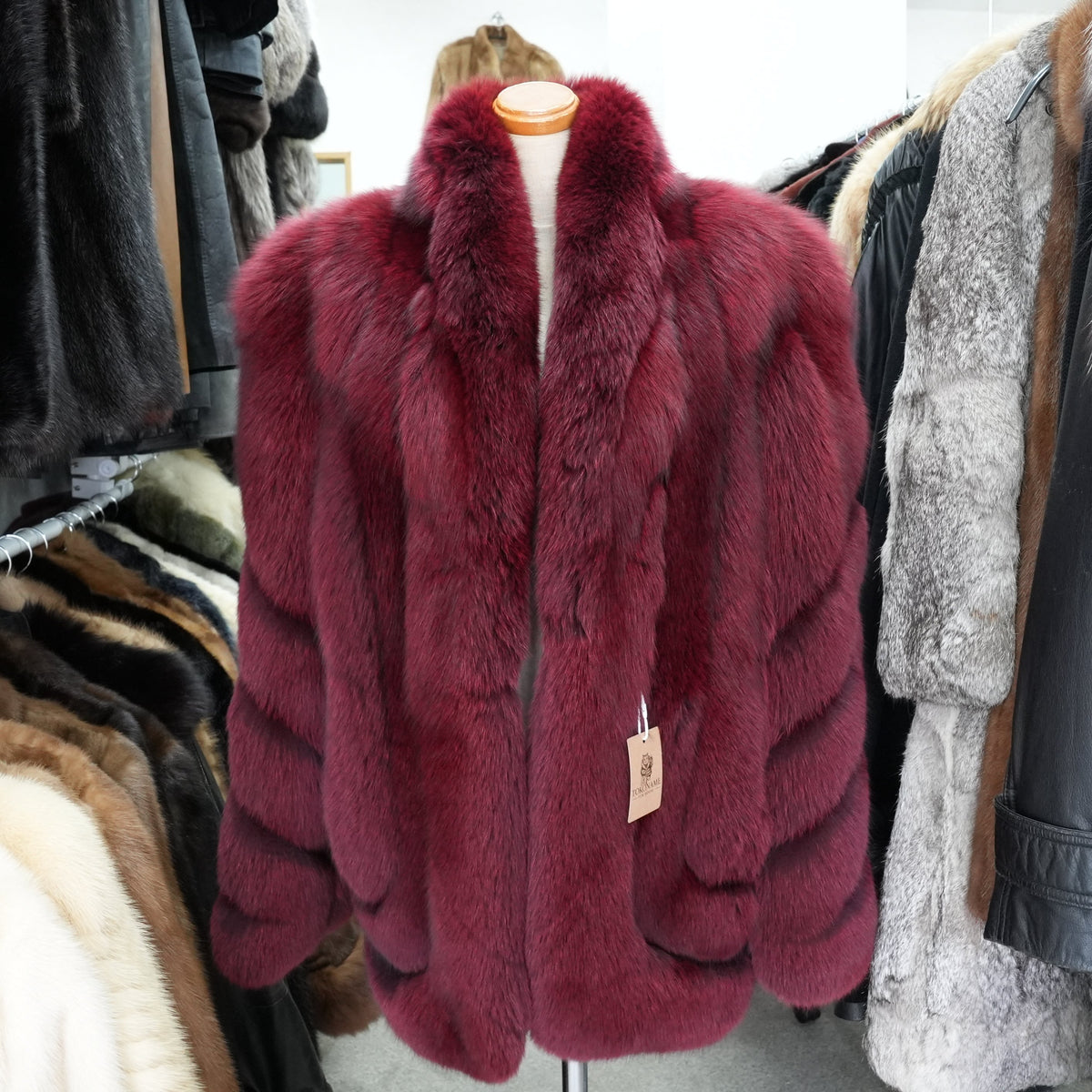 Wine Red Dyed Fox Fur Coat SAGA FOX Soft and Fluffy - Genuine Vintage Fur From Japan