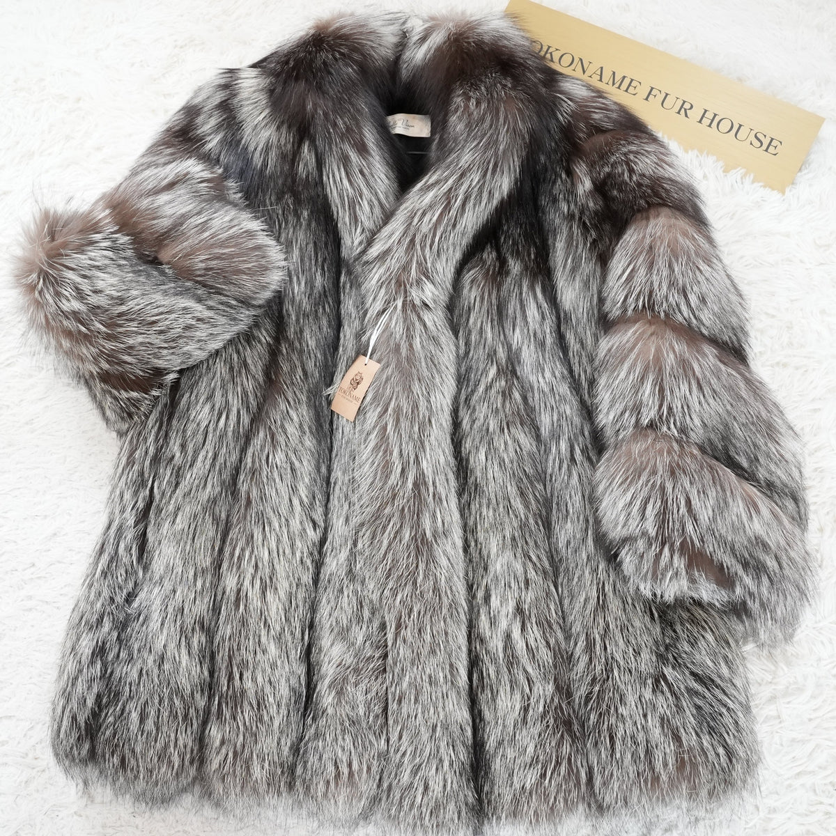 Silver Fox Fur Coat SAGA FOX Soft and Fluffy - Genuine Vintage Fur From Japan