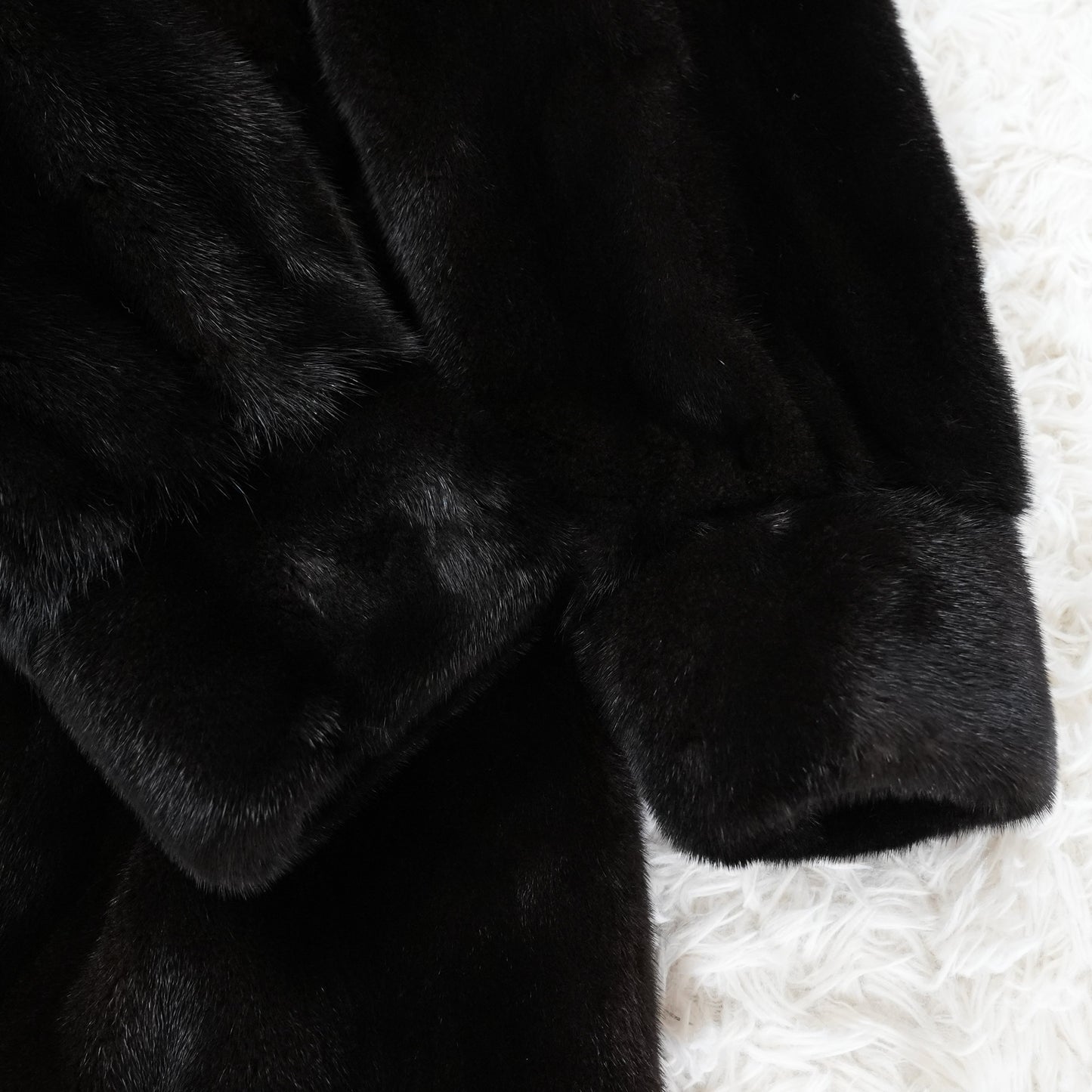 BLACKGLAMA Mink Coat Substantial and luxurious - Genuine Vintage Fur From Japan