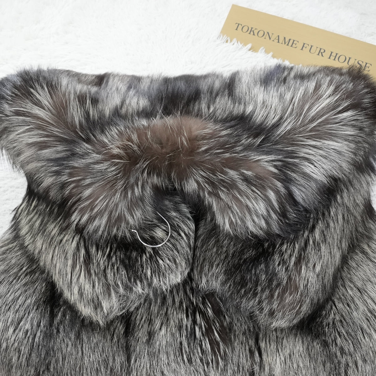 SAGA ROYAL Silver Fox Fur Coat Soft and Fluffy - Genuine Vintage Fur From Japan
