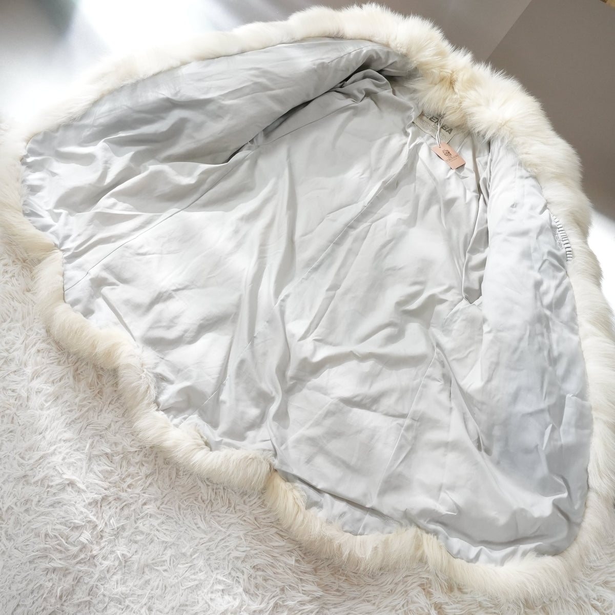 Scallop Shadow Fox and Frost Fox Fur elegant Coat Soft and Fluffy - Genuine Vintage Fur From Japan