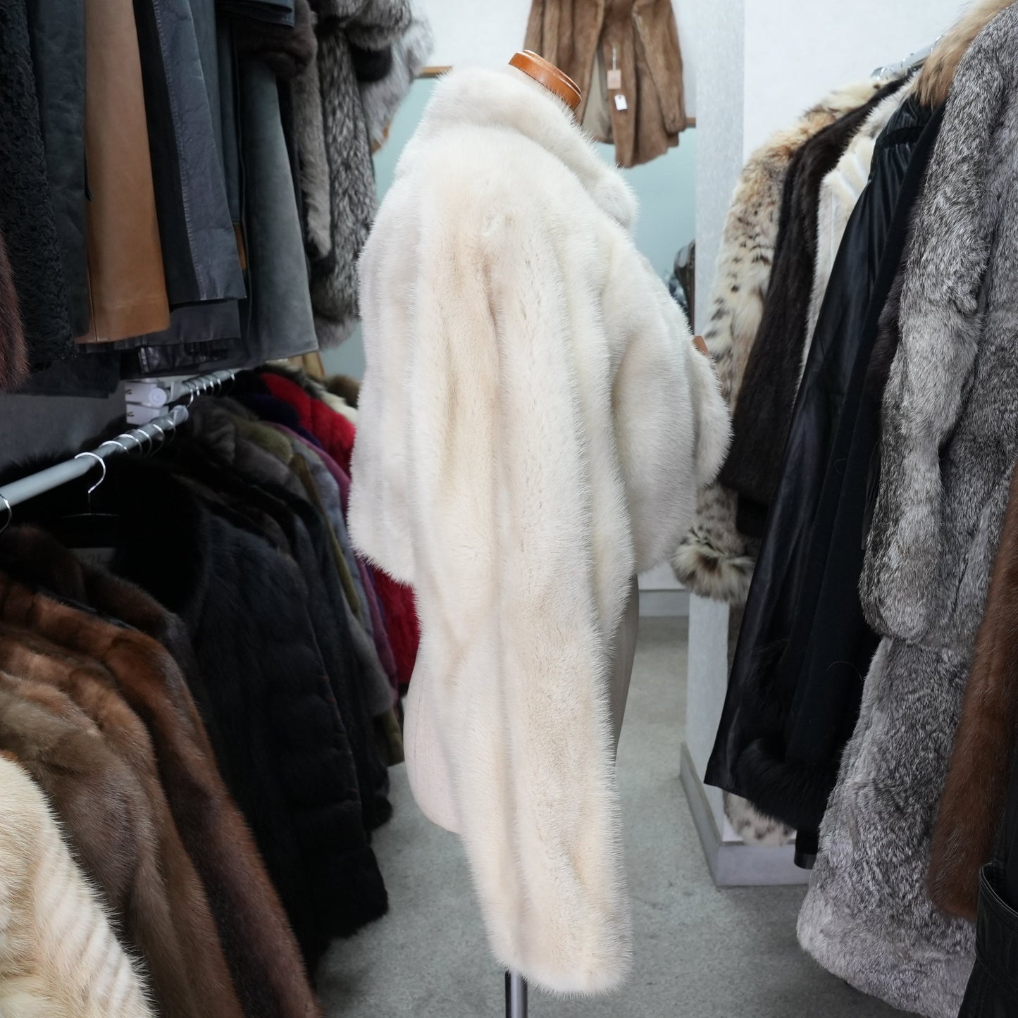 Azurene Mink Cropped length Jacket EMBA - Genuine Vintage Fur From Japan