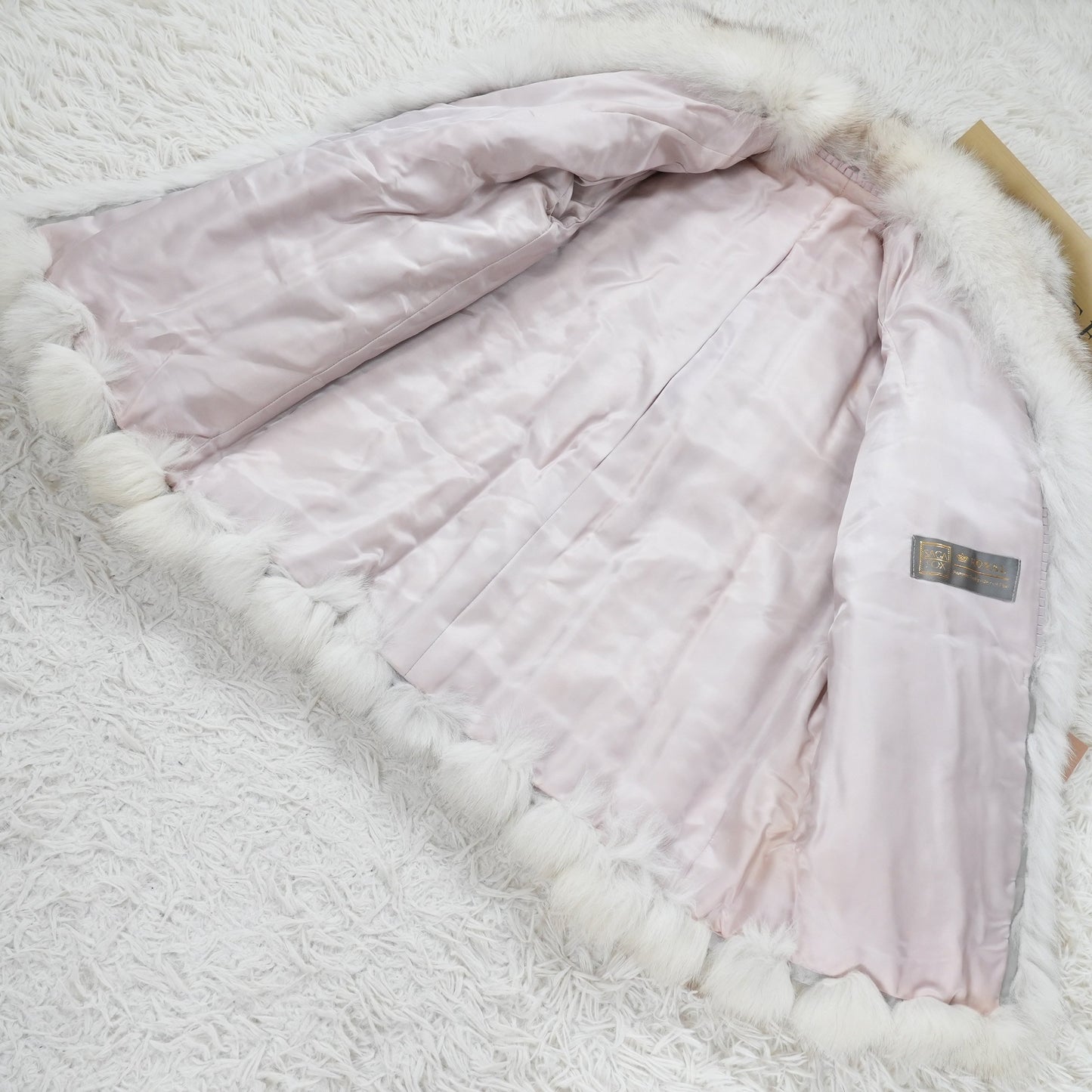 SAGA ROYAL FOX Fur Coat - Genuine Vintage Fur From Japan