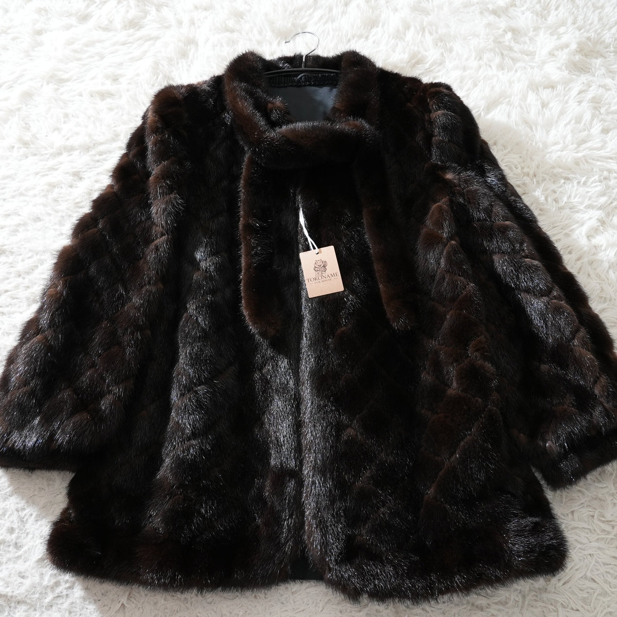 Dark Mink diamond-cut design and a bow tie detail - Genuine Vintage Fur From Japan