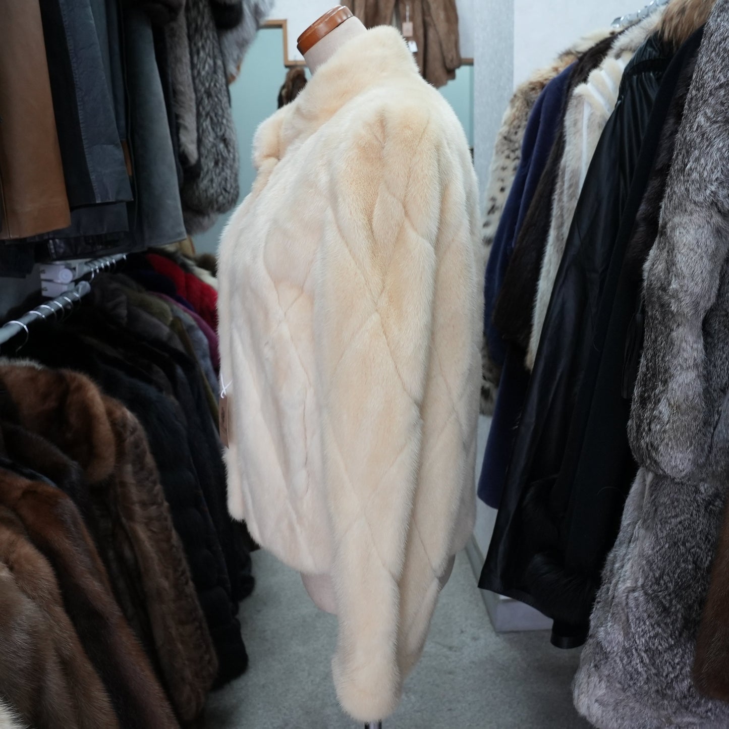 Pearl Mink AMERICAN Legend Short Jacket - Genuine Vintage Fur From Japan
