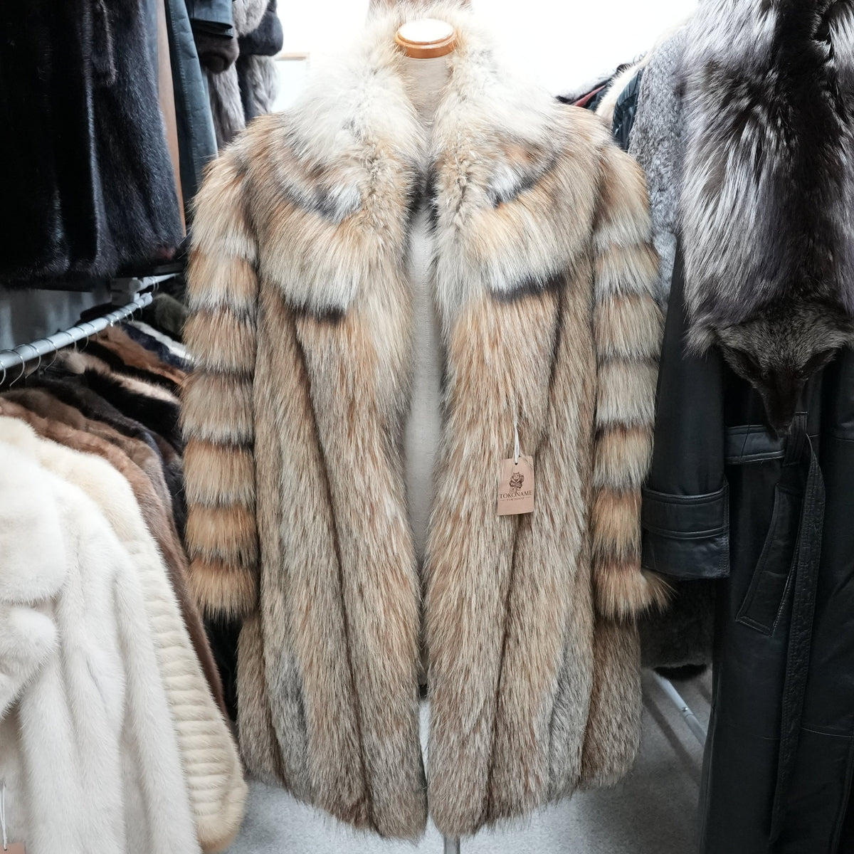 Golden Cross Fox Fur Coat EMBA Soft and Fluffy - Genuine Vintage Fur From Japan