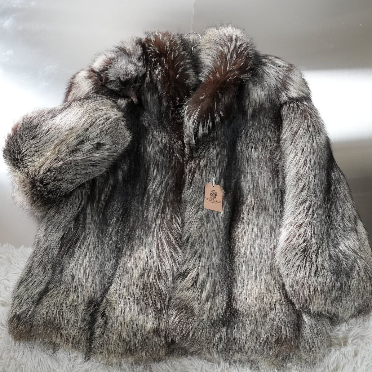 SAGA FOX Silver Fox Fur Coat Soft and Fluffy - Genuine Vintage Fur From Japan