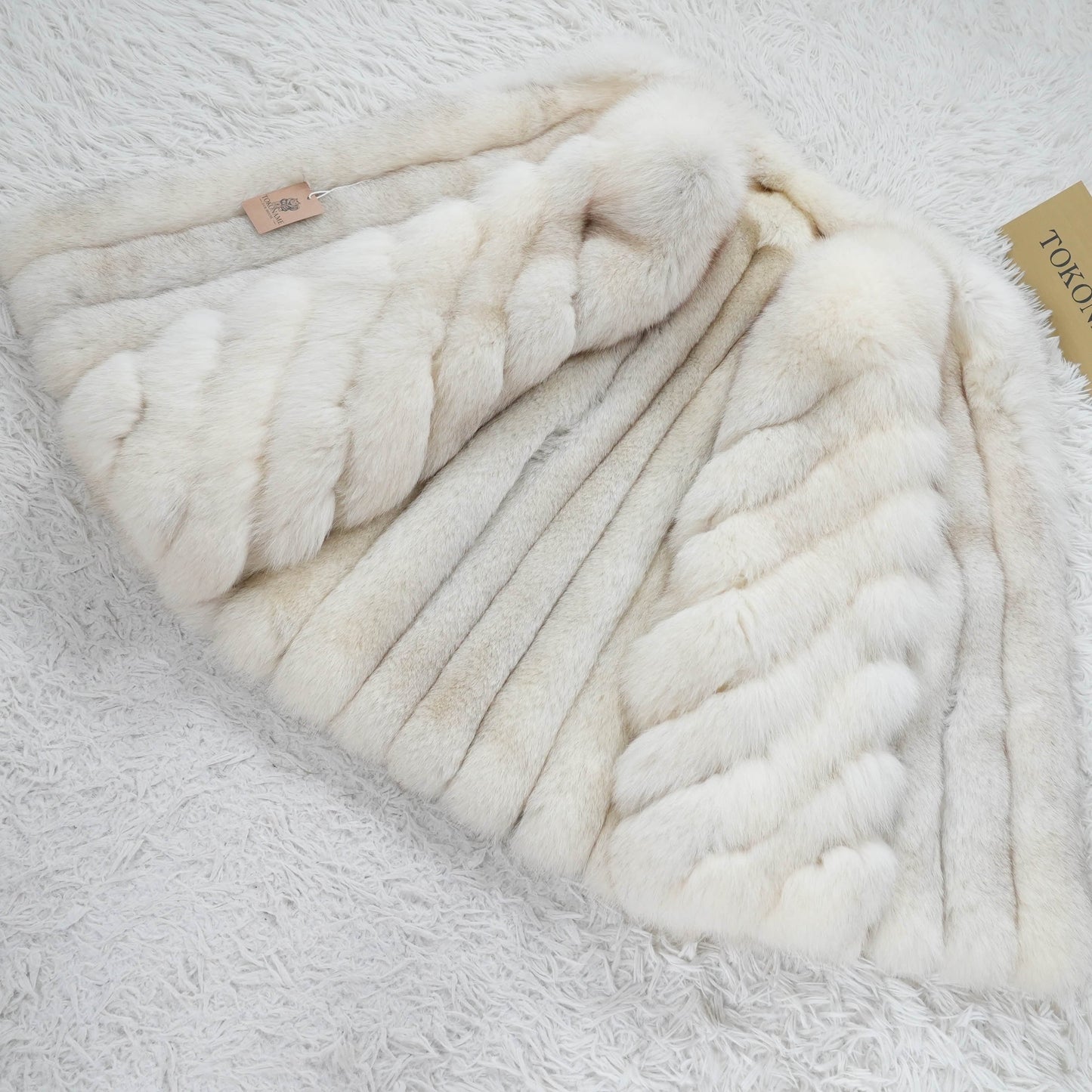 Nordic Fox Fur Coat SAGA FOX - Genuine Vintage Fur From Japan