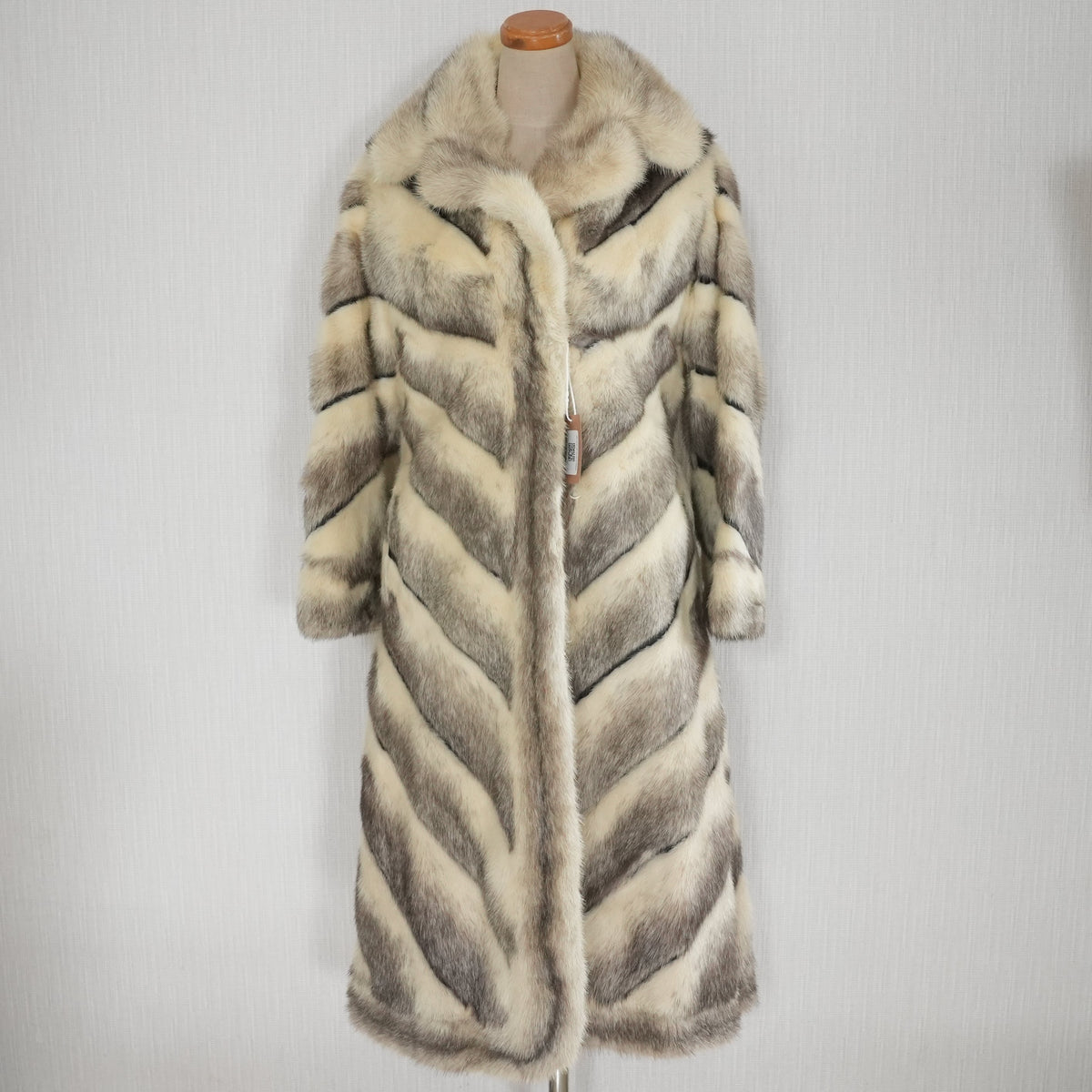 Cross Mink Fur Design Coat - Genuine Vintage Fur From Japan