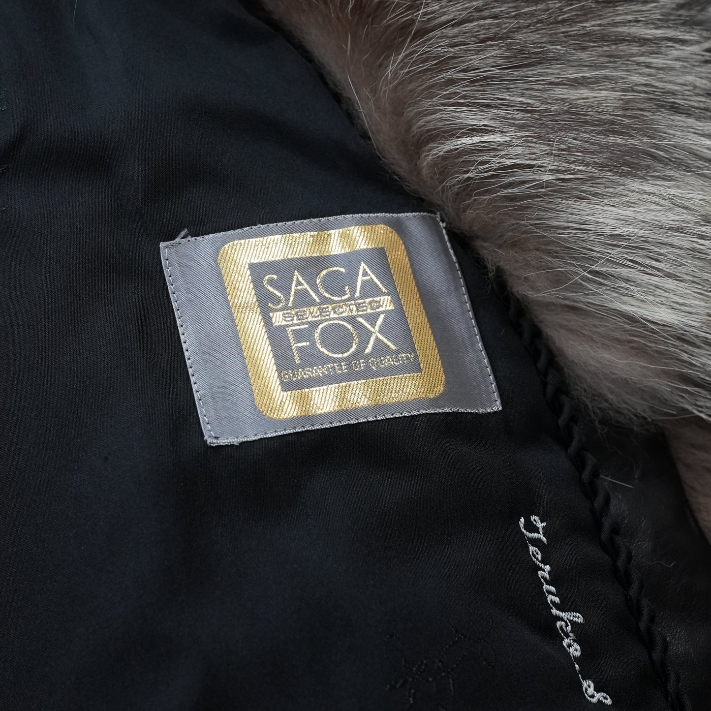 Silver Fox Fur Coat SAGA FOX - Genuine Vintage Fur From Japan