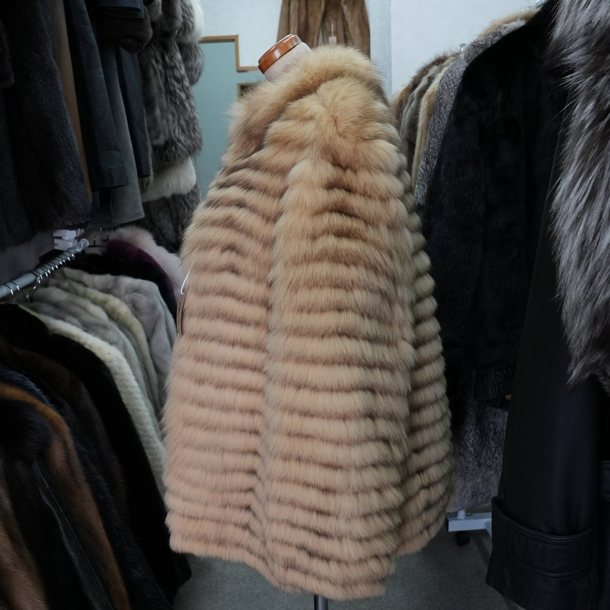 Beige Dyed Fox Fur Coat - Genuine Vintage Fur From Japan