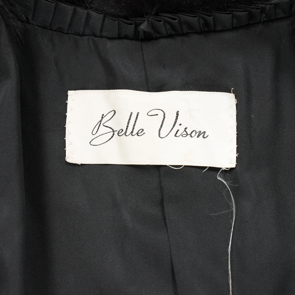 Black Dyed SAGA ROYAL FOX Coat Soft and Fluffy - Genuine Vintage Fur From Japan